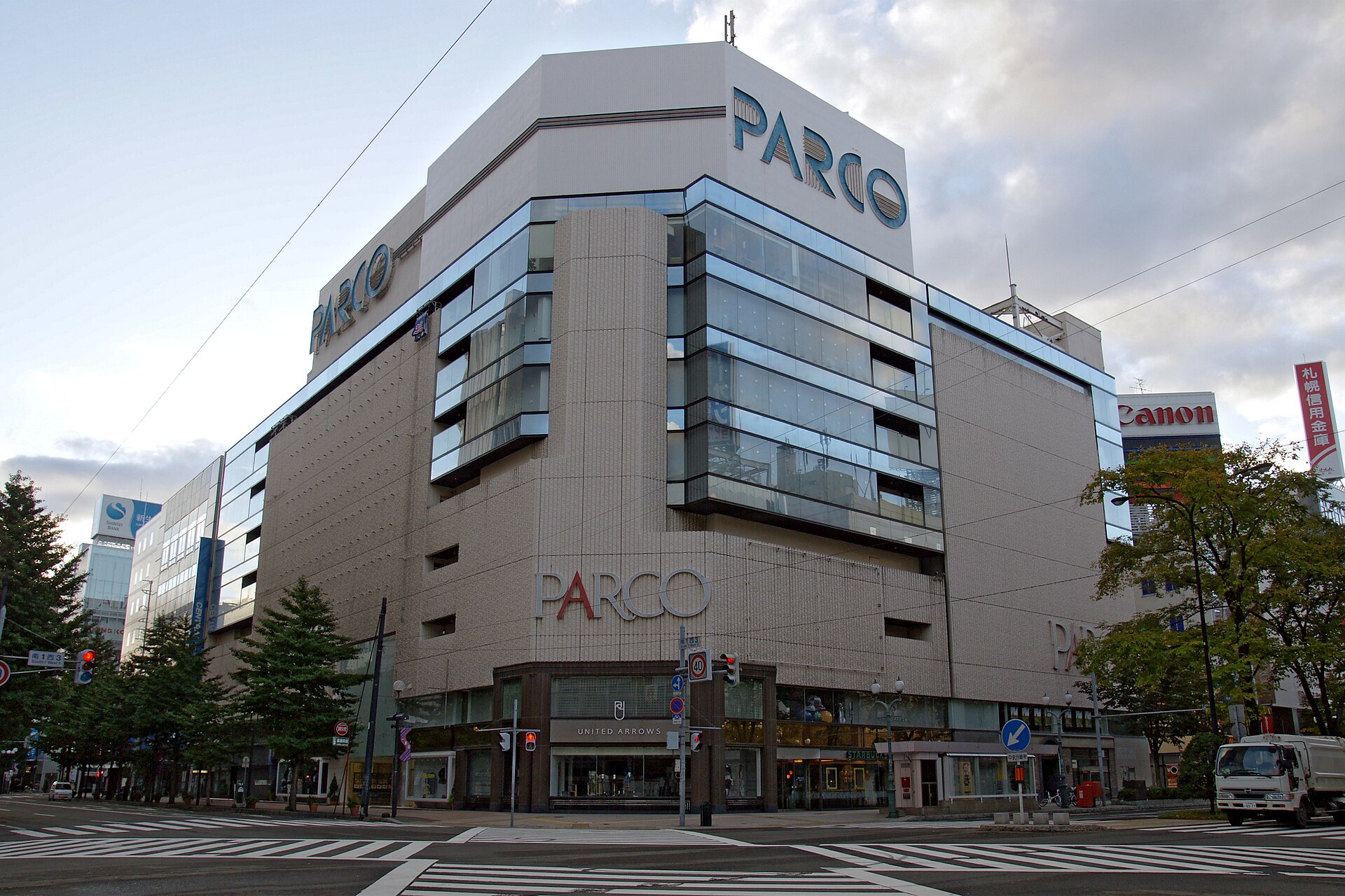 南1条PARCO前の交差点