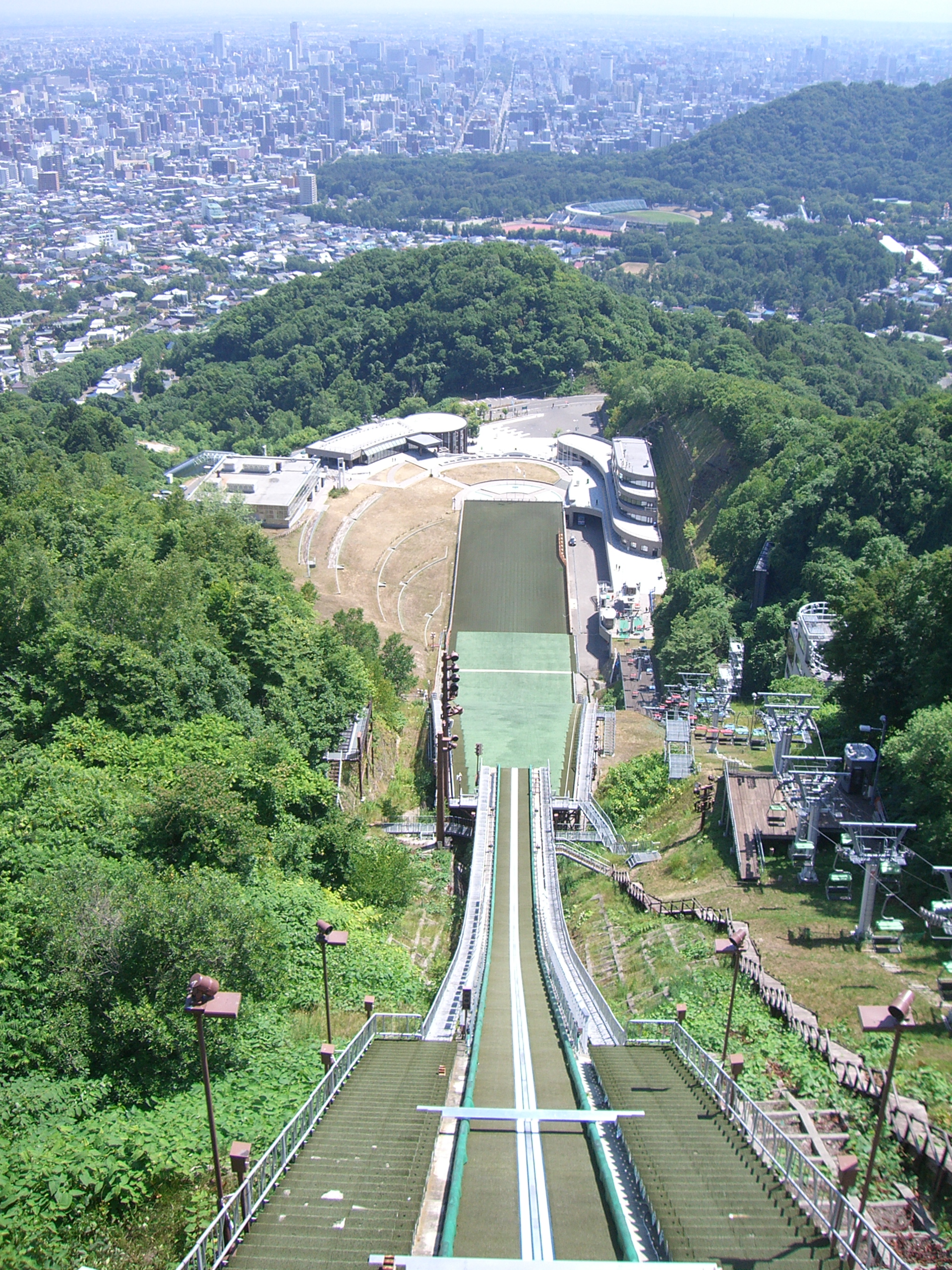大倉山ジャンプ競技場の上から見た札幌の街
